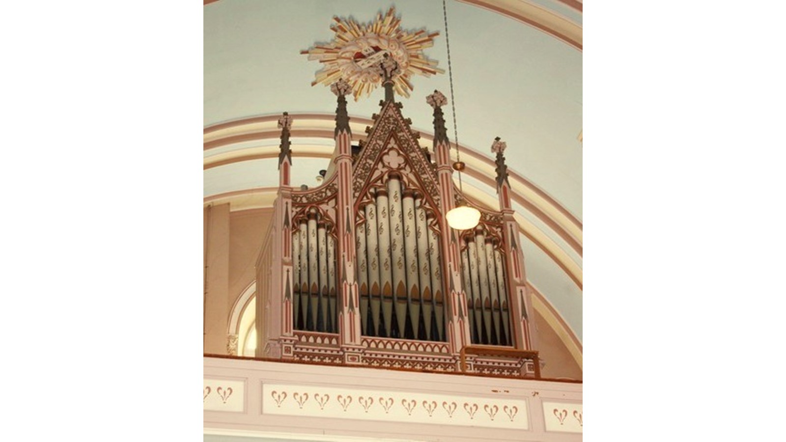 Une belle occasion pour apprécier l’orgue de l’église. 