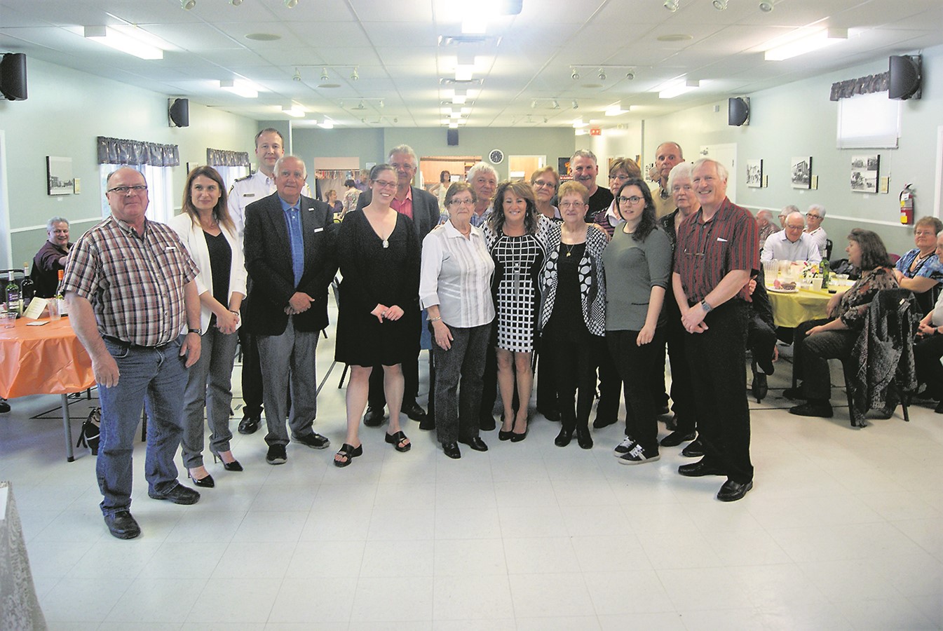 Les bénévoles nominés des organismes du territoire tomcodois accompagné des membres du conseil municipal et de l’attachée politique Jacynthe Bourget au nom de Karine Vallières.