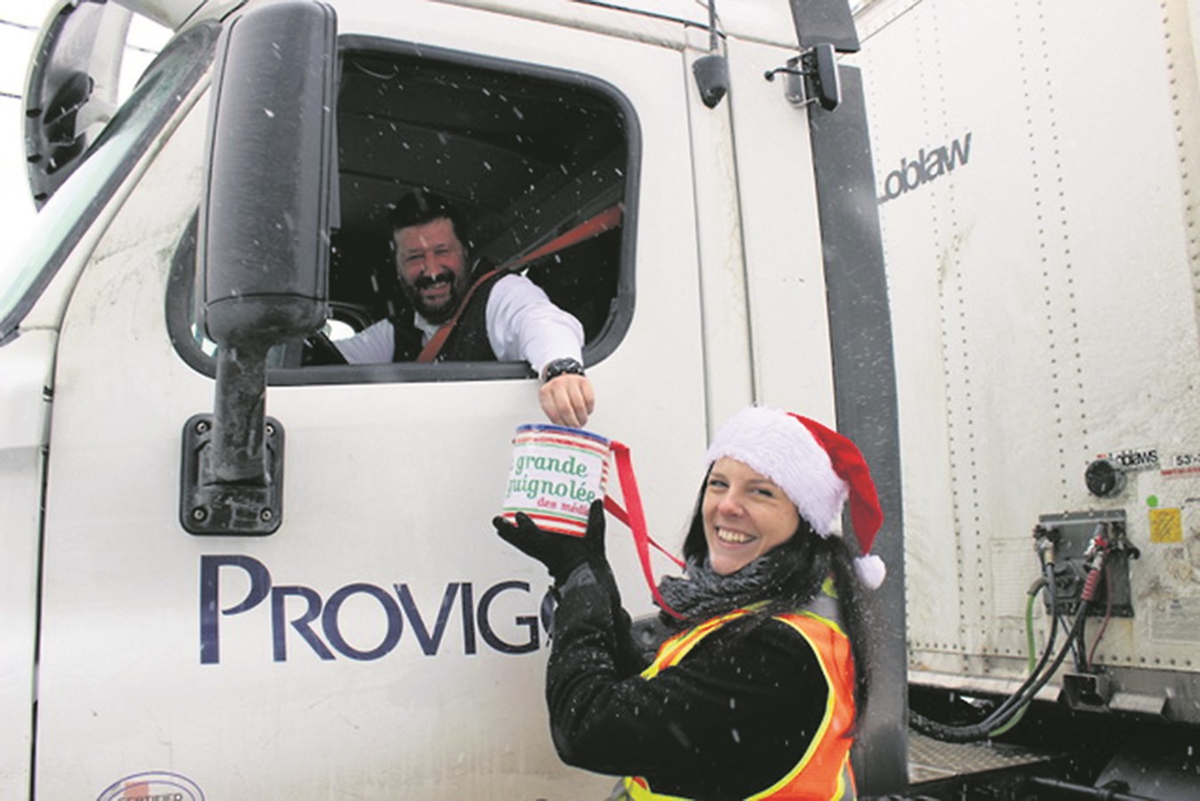 Le conducteur a été généreux avec la conseillère municipale Cathy Vanier. « Provigo, ben oui, Provigo ». 