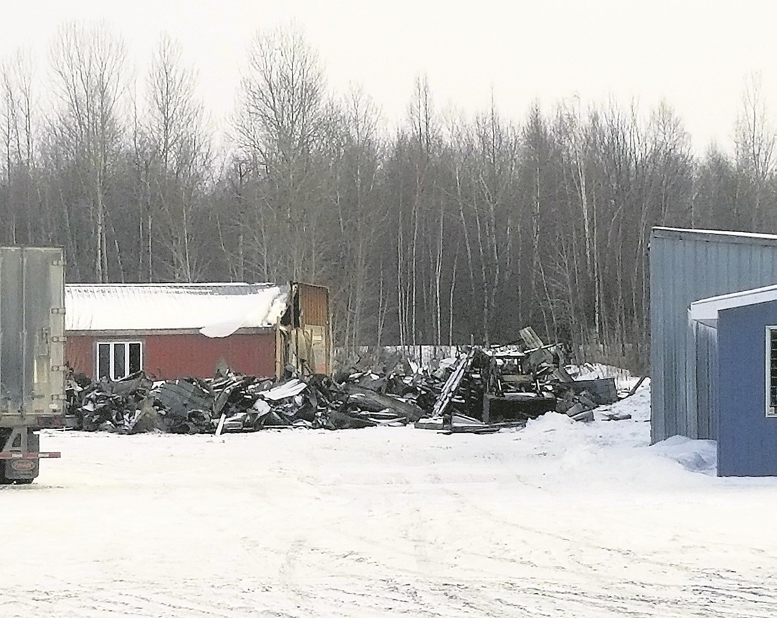 Un incendie ravage un bâtiment industriel à Danville