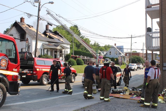 Un duplex en feu à Windsor et une roulotte endommagée à Val-Joli 