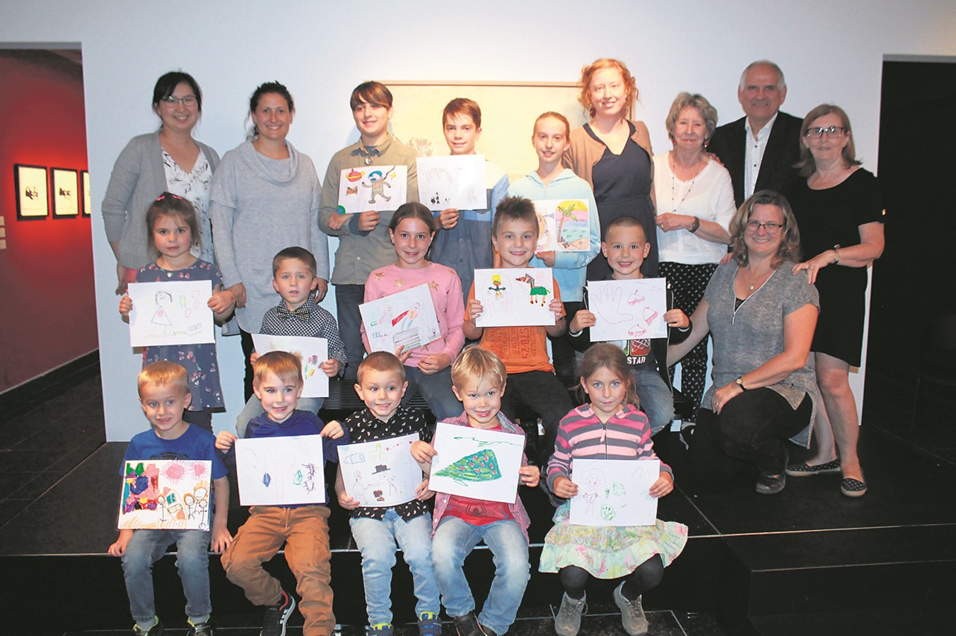 Pour donner la piqûre de la lecture, le Comité ÉLÉ a organisé un événement festif pour rassembler des enfants artistes et leurs familles autour du plaisir de lire!