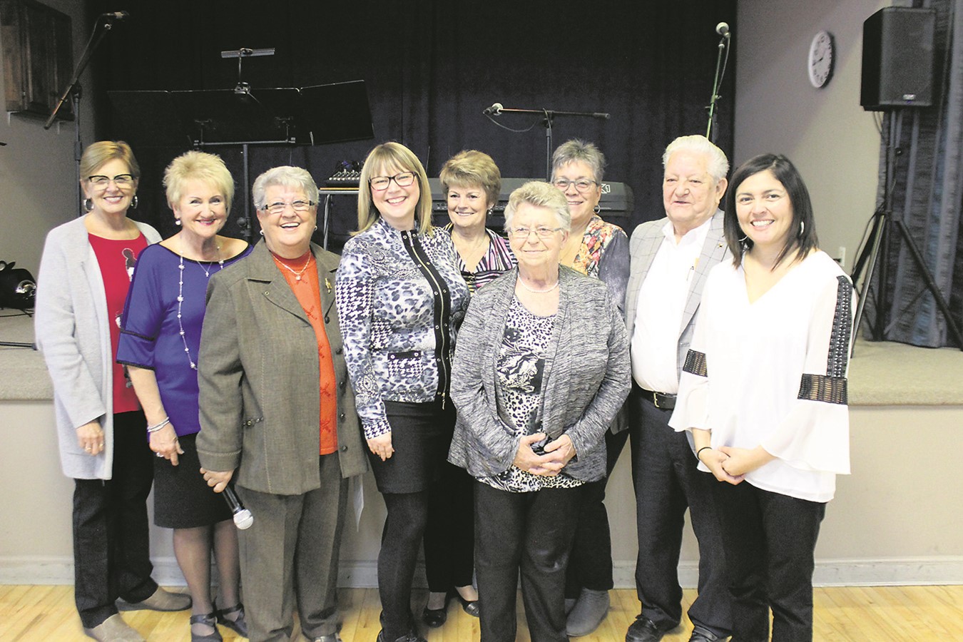 Le Comité organisateur. Dans l’ordre habituel : Solange Richard, Francine Carrier, Gemma Gagnon, Nathalie Boisvert, Julie Ferland, Monique Pelletier, Marie-Marthe, Marcel Massé et Ana Rosa Mariscal.