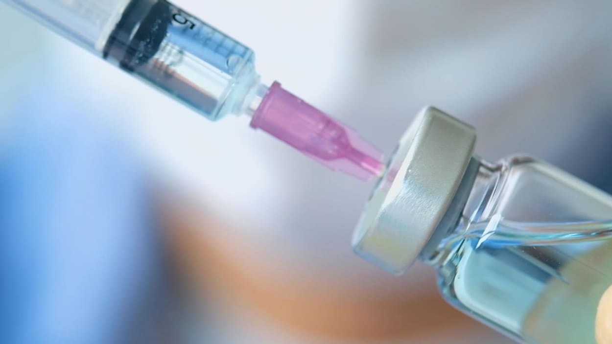 Covid-19 : le vaccin sera lucratif pour les compagnies ? Plutôt faux
