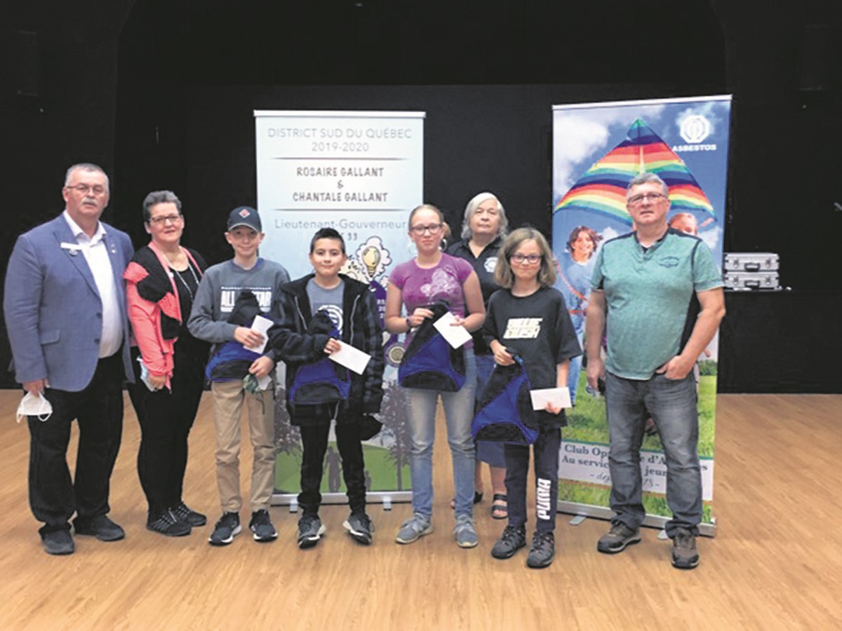 Les jeunes gagnants de la finale de Zone de l’Opti-Génie: L’équipe de Wotton-Saint-Camille