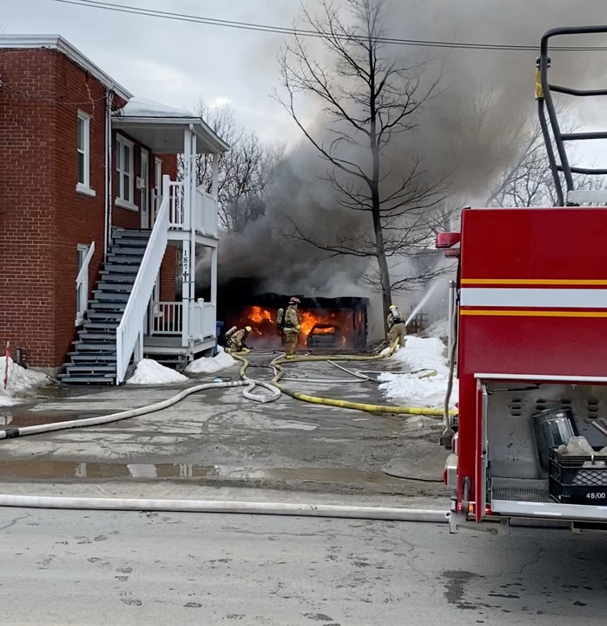 Feu dans un garage de la rue Principale à Windsor.