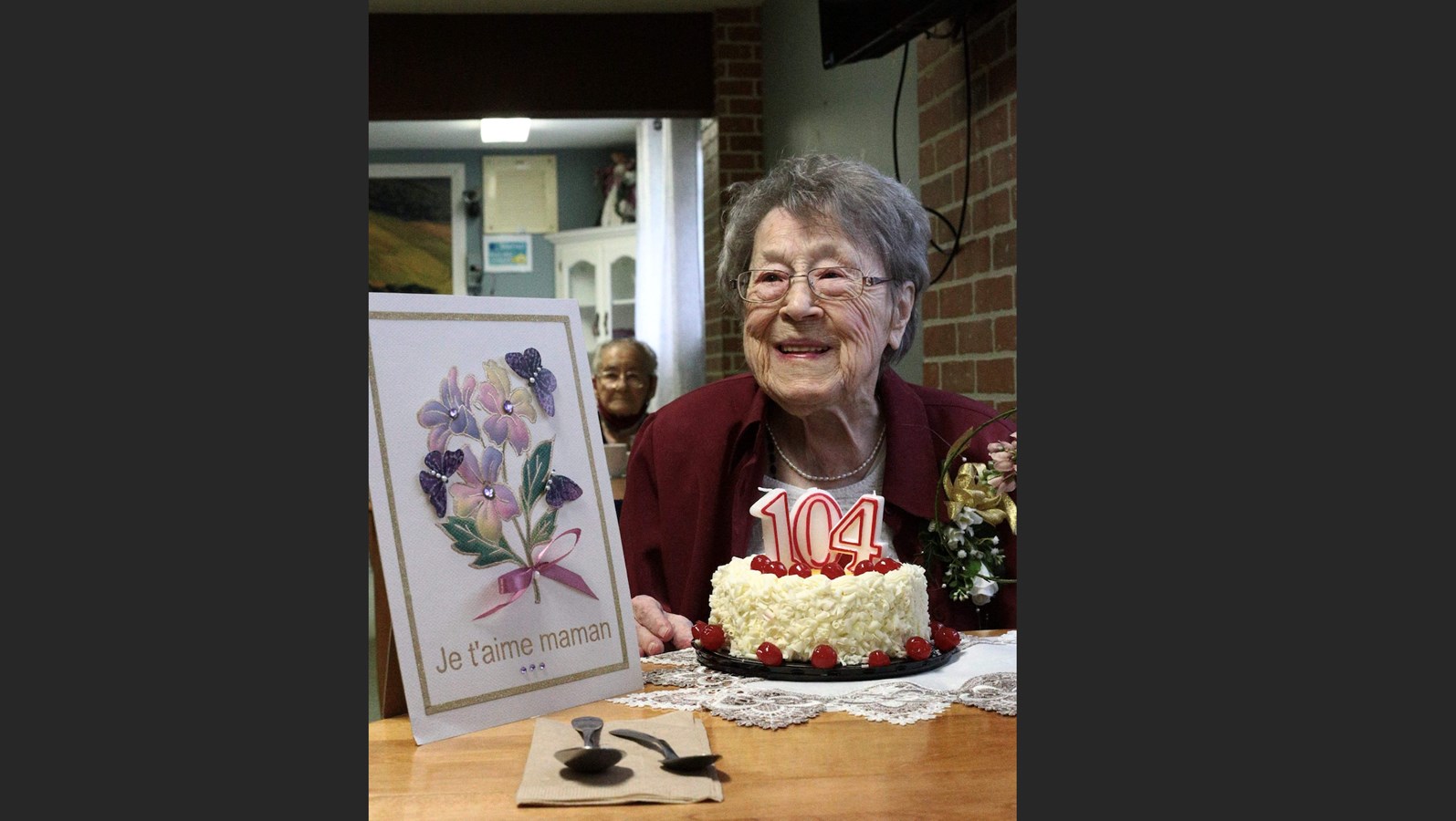 Les 104 ans de Mme Annette Houle célébrés à la Résidence Wotton