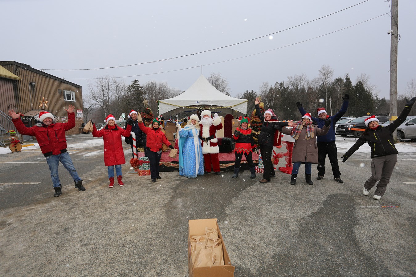 De nombreux bénévoles ont pris part à cette activité festive organisée pour les gens de Windsor, de Val-Joli et de François-Xavier-de-Brompton.