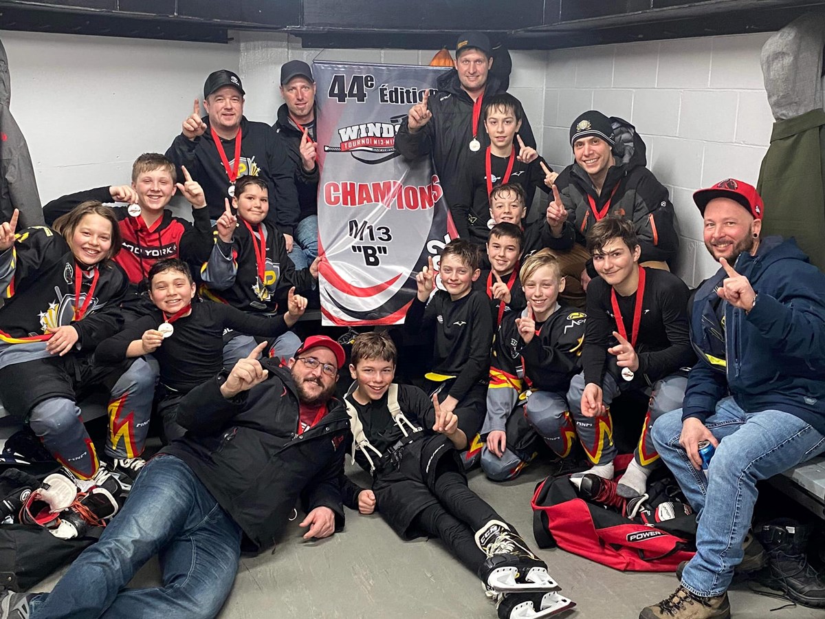 Dans une atmosphère électrisante, dans la catégorie M13 B, une équipe locale, le Promutuel du Val-Saint-François, a inscrit une victoire de 4-1 face au Phoenix 3 de Sherbrooke.