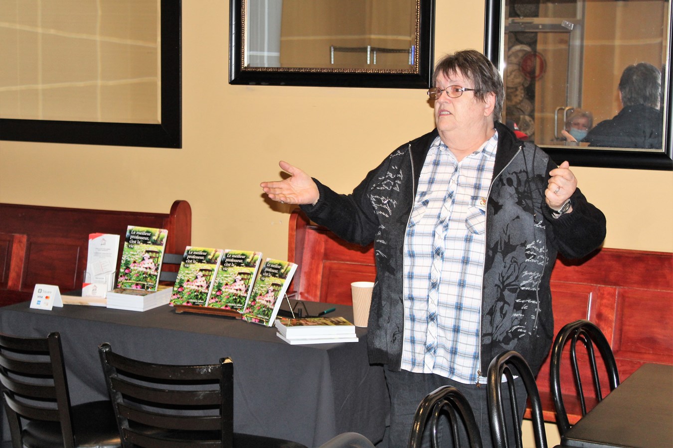 Ghislaine Lahaie a officiellement lancé son livre devant parents et amis.