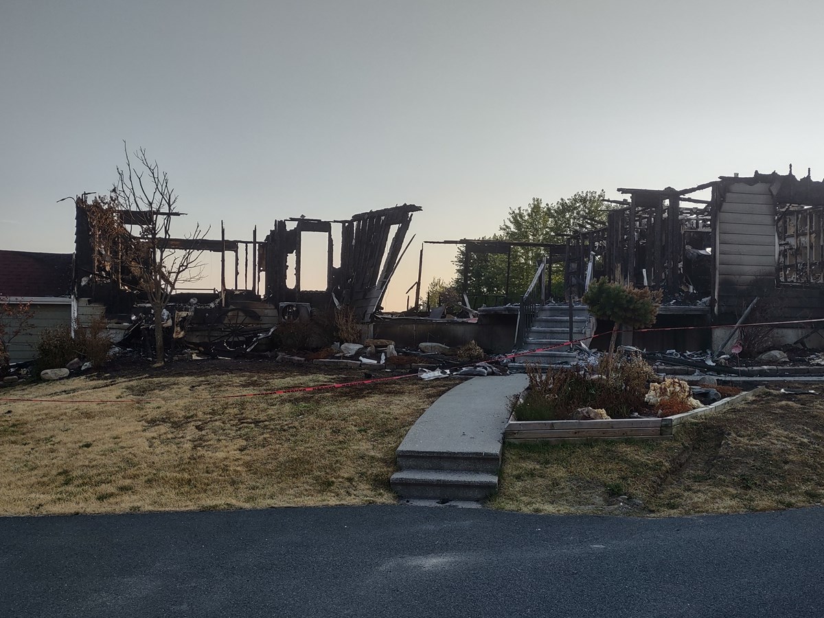 Une résidence complètement ravagée par les flammes à Wotton