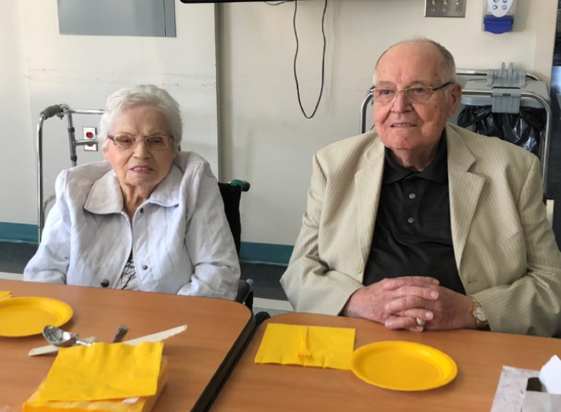 Ils fêtent leur 76e anniversaire de mariage