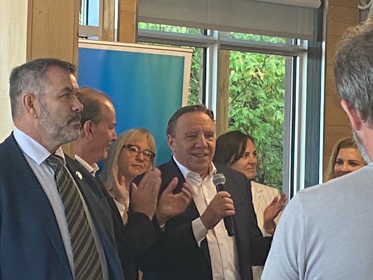 François Legault vise un sept sur sept en Estrie