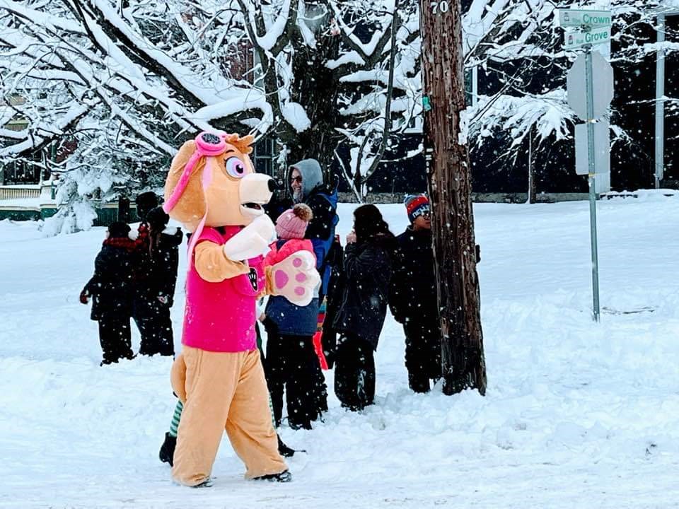 La magie de Noël prend son élan sous la neige à Danville