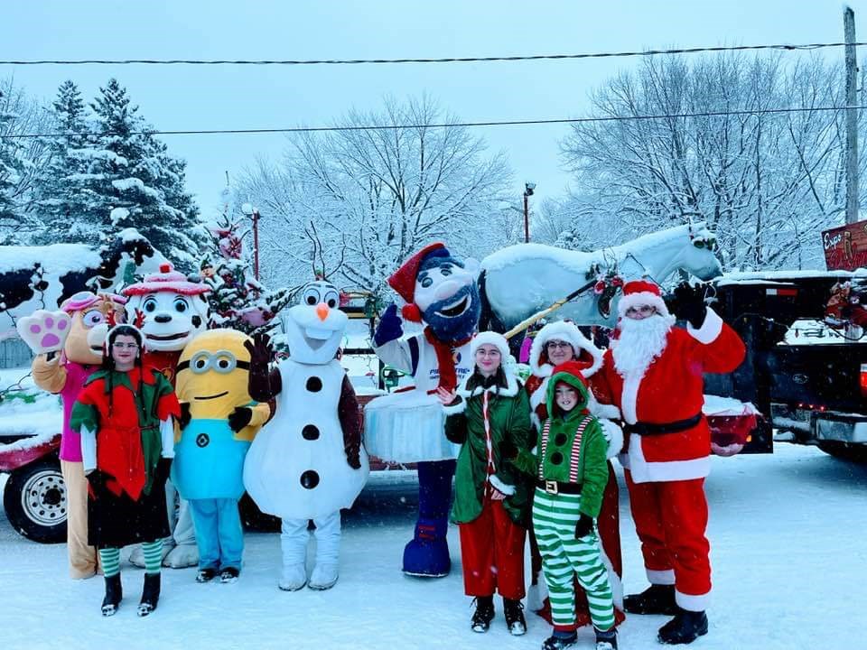 La magie de Noël prend son élan sous la neige à Danville