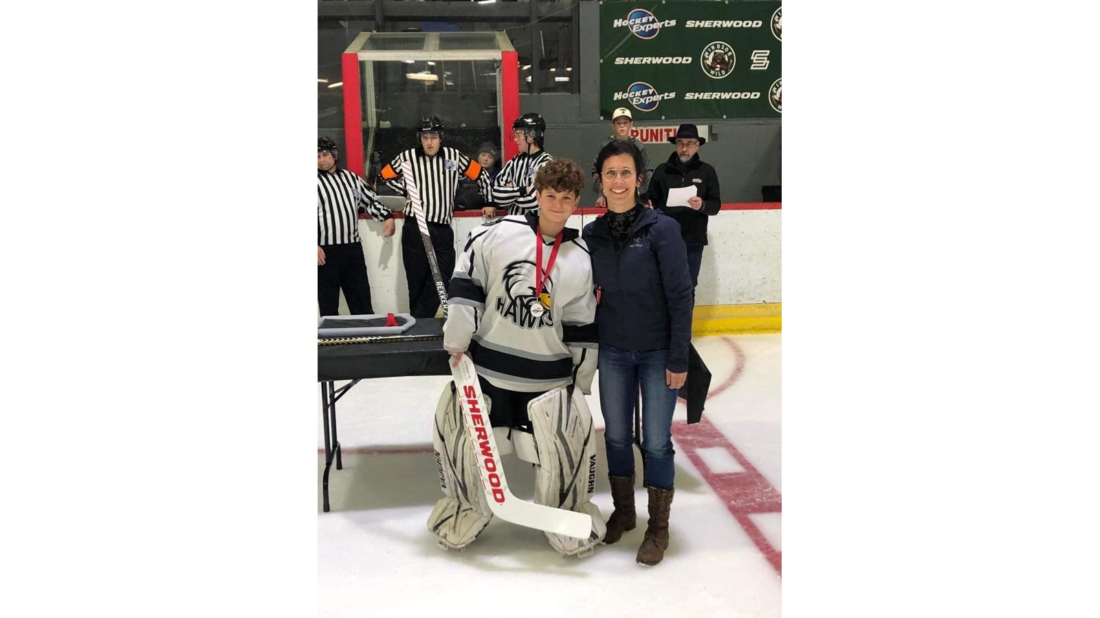 Dans la classe M15, B, Benjamin Poirier, des Hawks Asbestos-Warwick-Kingsey Falls, a reçu le titre de meilleur gardien de but du Tournoi.