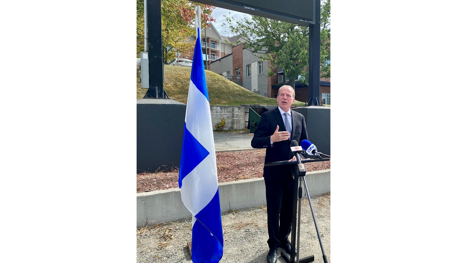 En campagne électorale, le député André Bachand avait promis la réalisation du réaménagement complet de l’intersection des routes 143 et 249 à Windsor au cours de son prochain mandat.