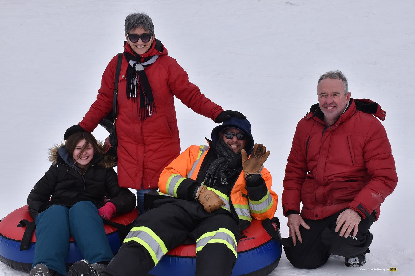 On reconnait la mairesse de Windsor, Sylvie Bureau, Sébastien Leclerc, contremaître, bâtiments, parcs et espaces verts à la Ville de Windsor, sa fille, ainsi que Daniel Pelletier, conseiller municipal.