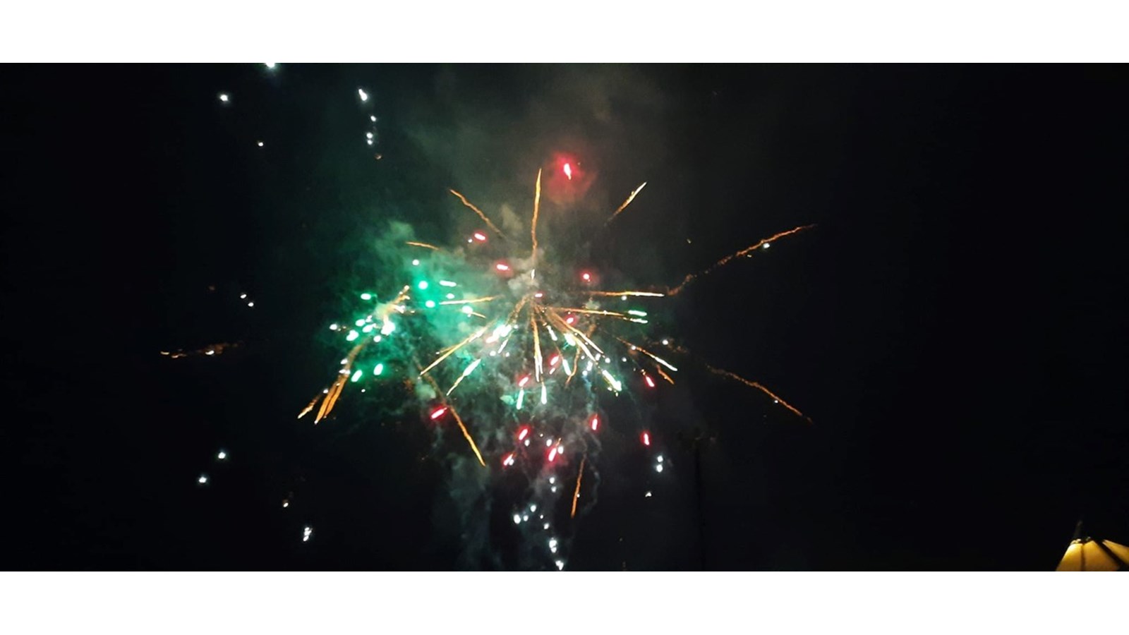 La journée s’est terminée sous le ciel illuminé du classique feu d’artifice.