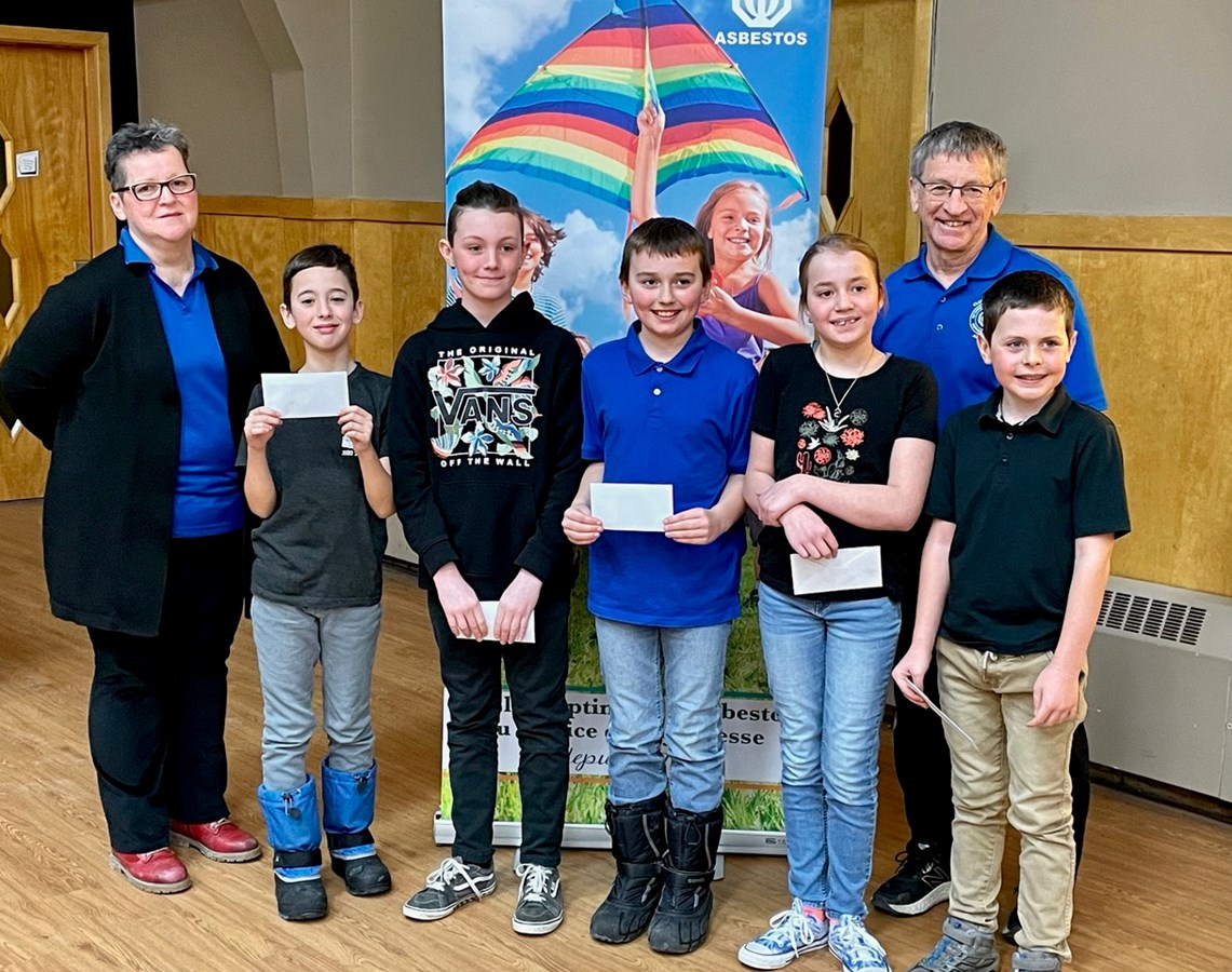 Les champions de l'École La Passerelle  : Chantale Lapointe-Gallant (présidente), Alex Roy, 
Rémy Dubois (capitaine), Caleb Thibert-Leblanc, 
Ève Tousignant, Jean Nadeau (responsable du concours), 
Hugo Leclerc.
