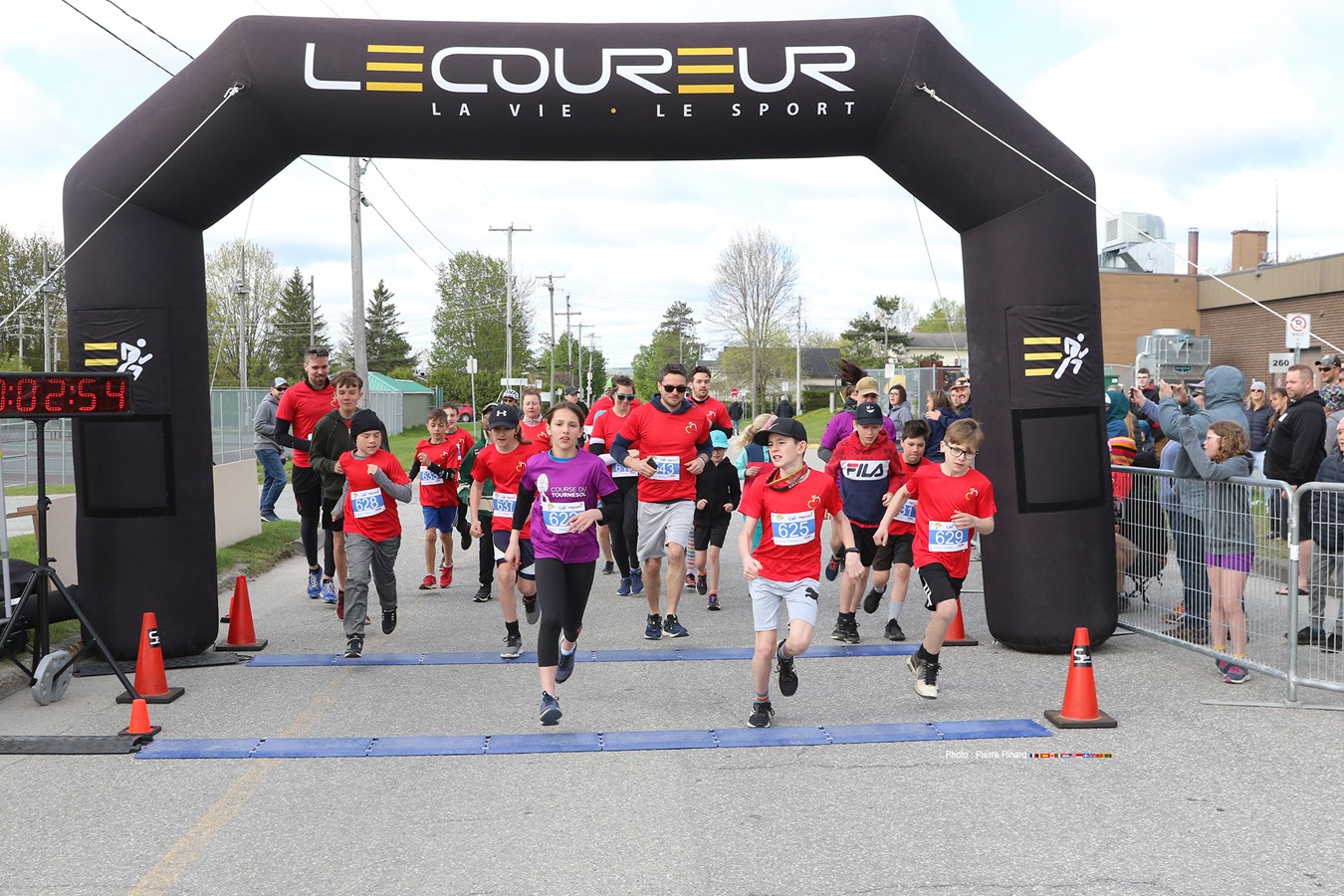 Les coureurs proviennent bien sûr de l’école secondaire du Tournesol, mais aussi de tout le territoire du Val-Saint-François. 