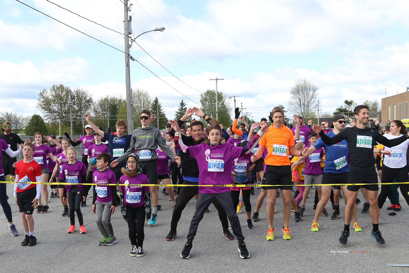 Environ 350 coureurs ont pris part dimanche à la 9e édition de la Course du Tournesol à Windsor. 
