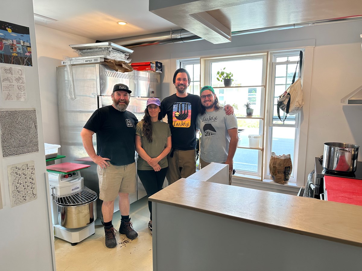 Sur la photo, on reconnaît Dominic Guay, Alexandra Pinsard, François Forcier et Jean-Gabriel Martin.