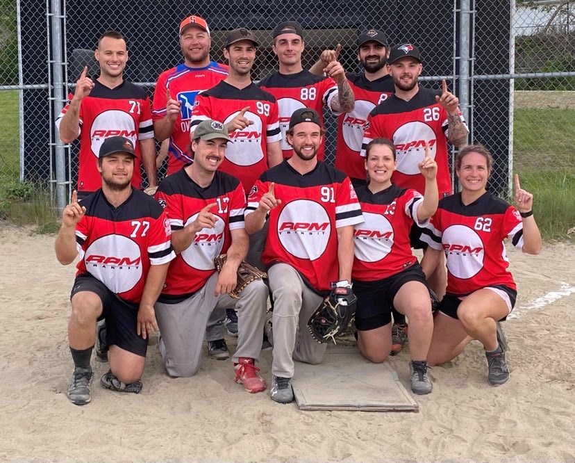 L’équipe gagnante du tournoi.