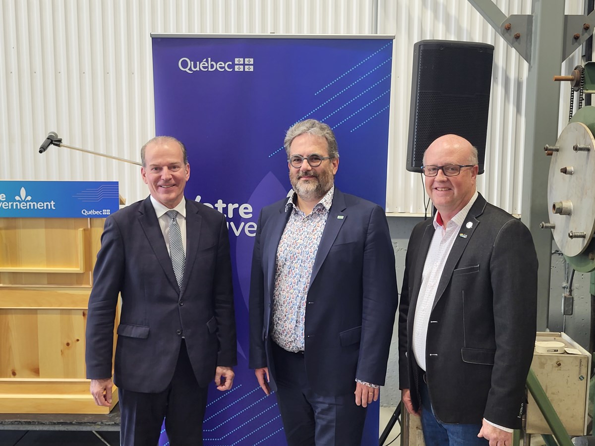 Andre Bachand, député de Richmond, Vincent Aimez, professeur à l’Université de Sherbrooke et Hugues Grimard, préfet de la MRC et maire de Val-des-Sources.