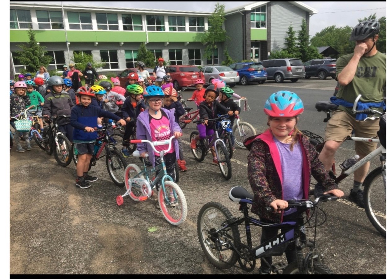 Une activité de randonnée à bicyclette pour des élèves de l’école Hamelin