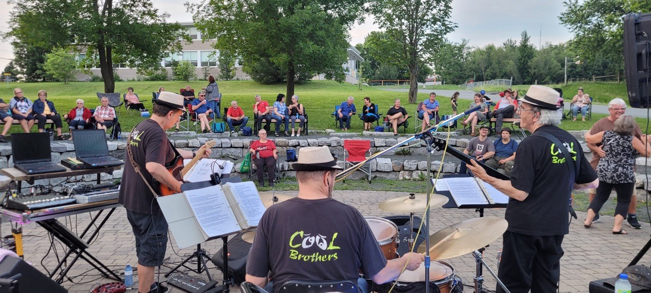 Plusieurs personnes se sont déplacées pour la première soirée musicale de l’été à Saint-Claude