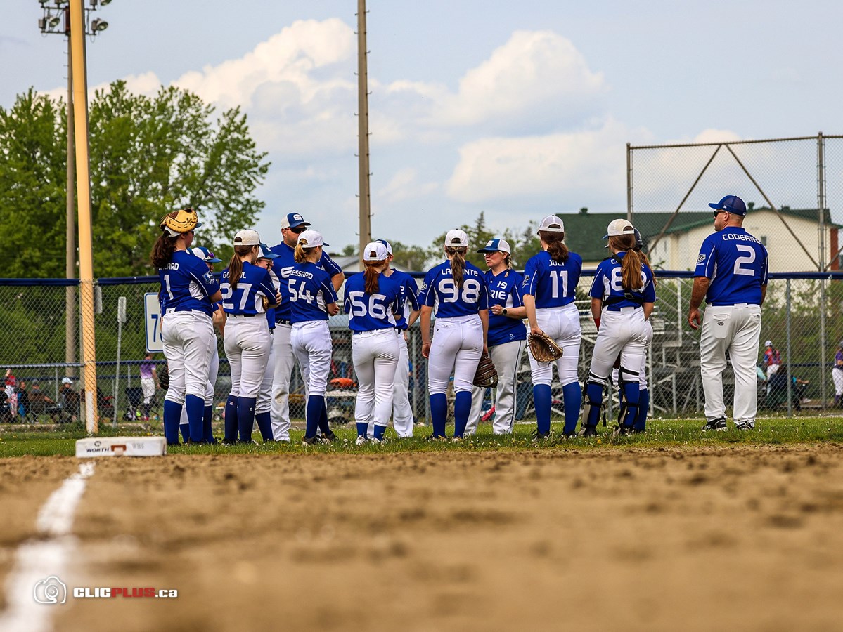 Deux jeunes de la région se rendront aux championnats provinciaux féminins de baseball