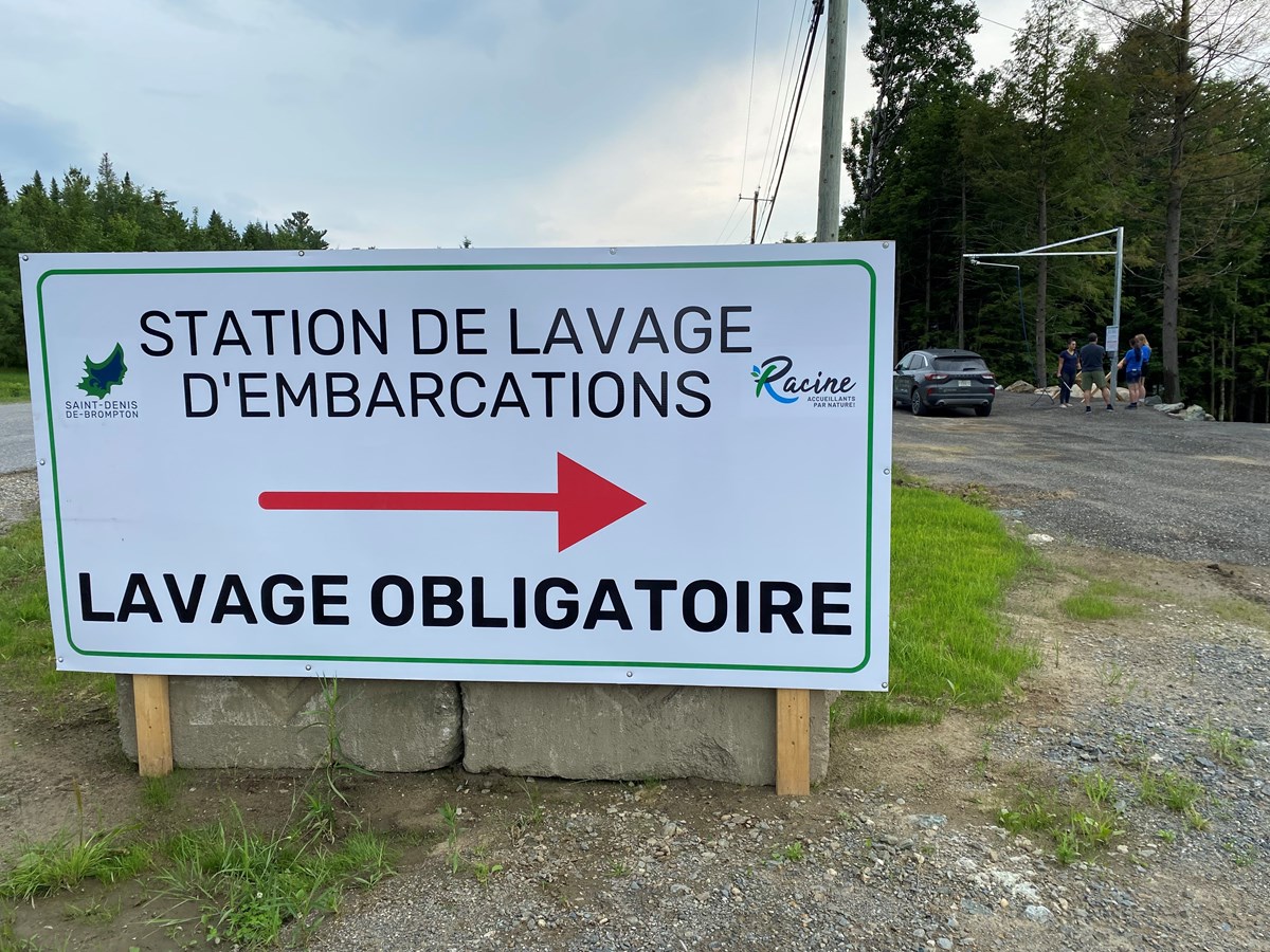 Le lavage est obligatoire pour tous les lacs et plans d’eau donnant accès à un lac à Saint-Denis de Brompton et le sera sous peu à Racine qui harmonisera sa règlementation.
