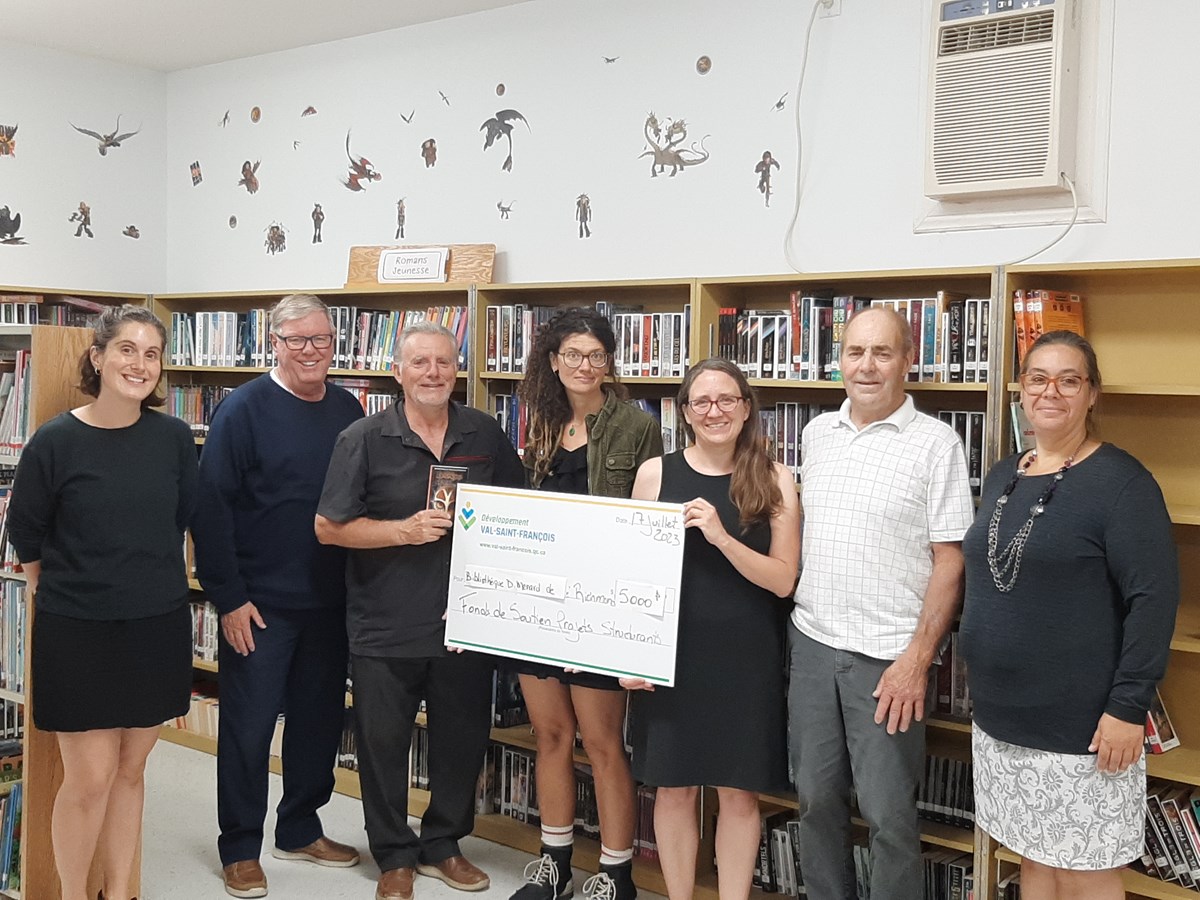 La bibliothèque Daniel a reçu un montant de 5000 $ pour la création d’une zone jeunesse afin d’augmenter la collection, aménager des espaces plus accueillants et adaptés aux familles et réaliser une mise à niveau technologique pour améliorer l’expérience client.