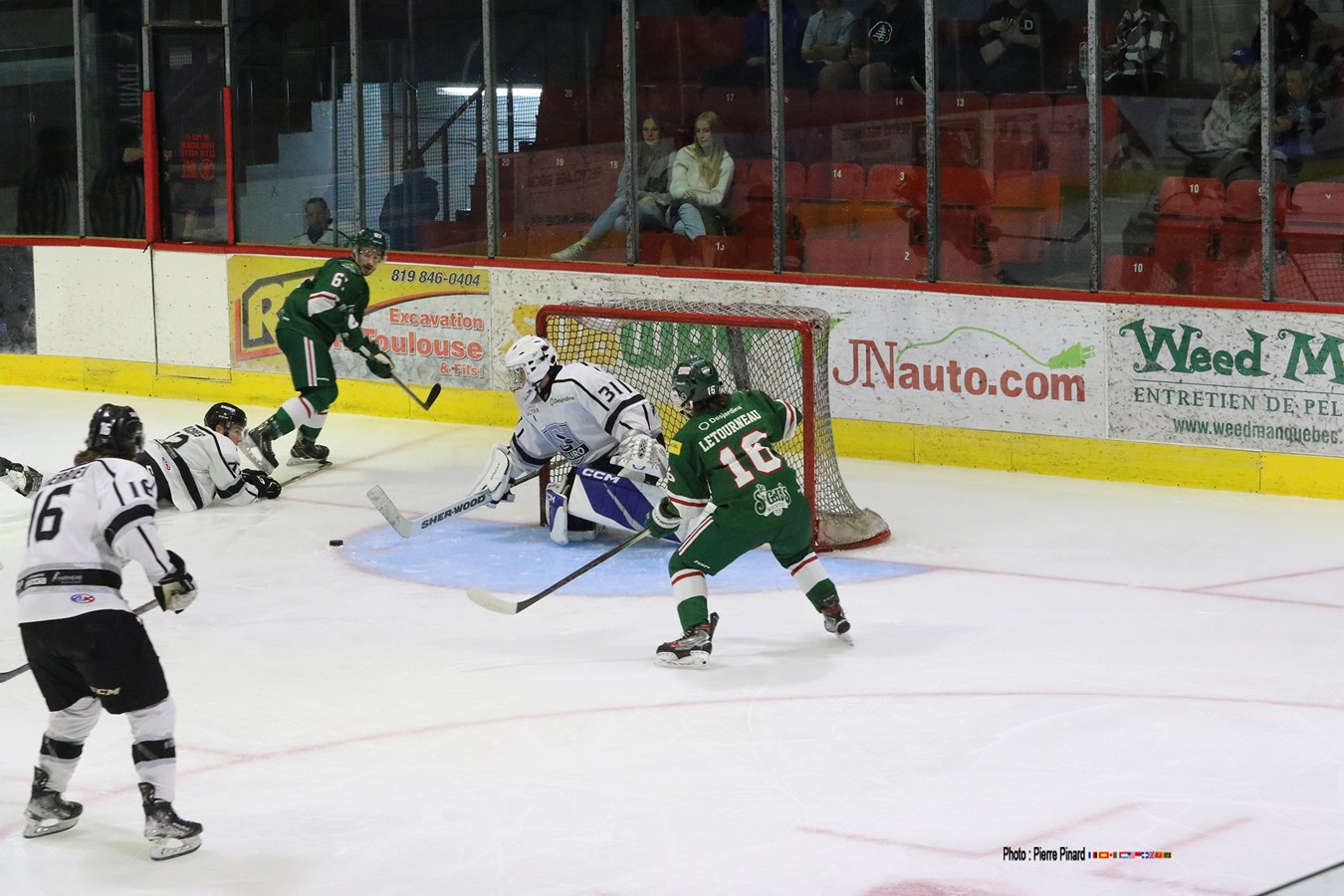 Le Desjardins-Wild remporte son match d’ouverture locale