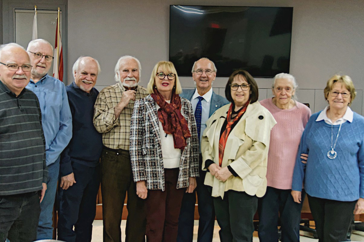 Des personnalités de marque de passage à la société d’histoire d’Asbestos