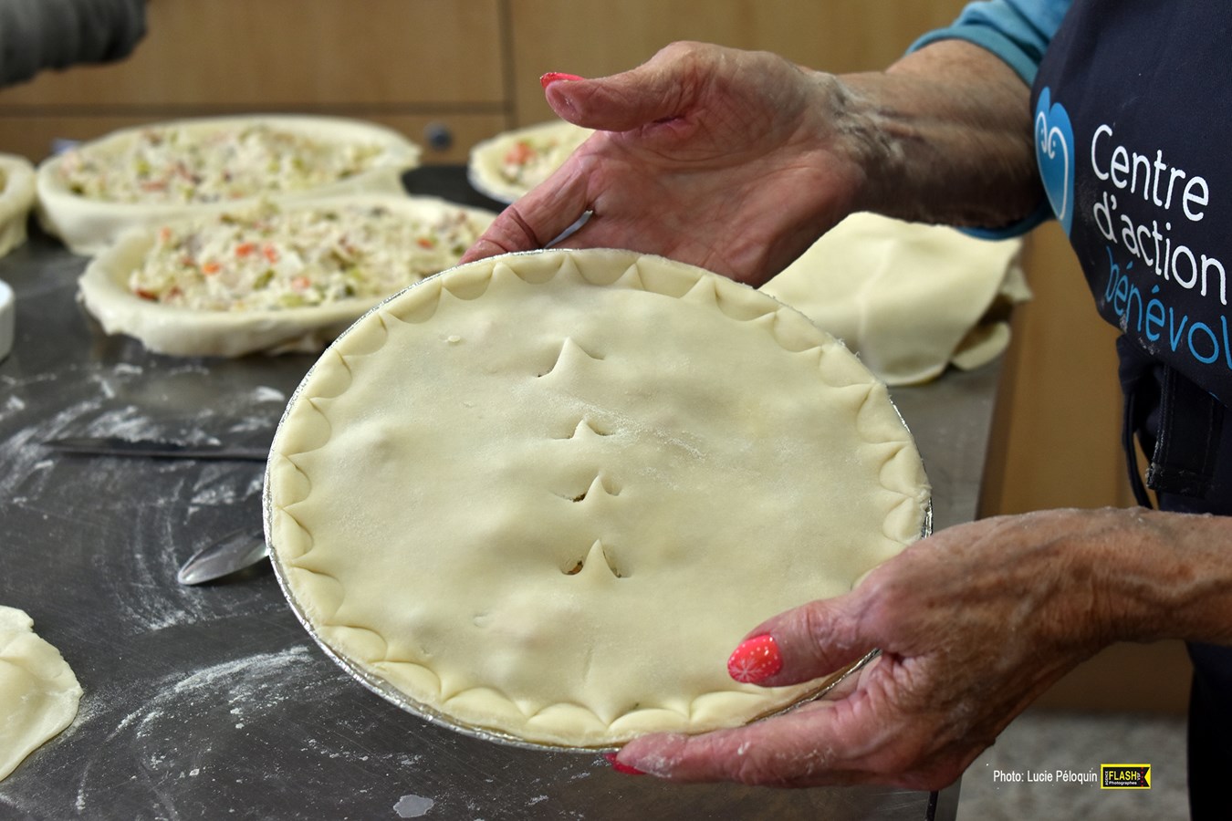 Cette année, l’équipe a introduit le ragoût de patte de cochon vendu au coût 24 $. Bien sûr, les traditionnels tourtières et pâtés à la dinde, pâté de jambon, pâté mexicain et le pâté au saumon sont disponibles au CAB.