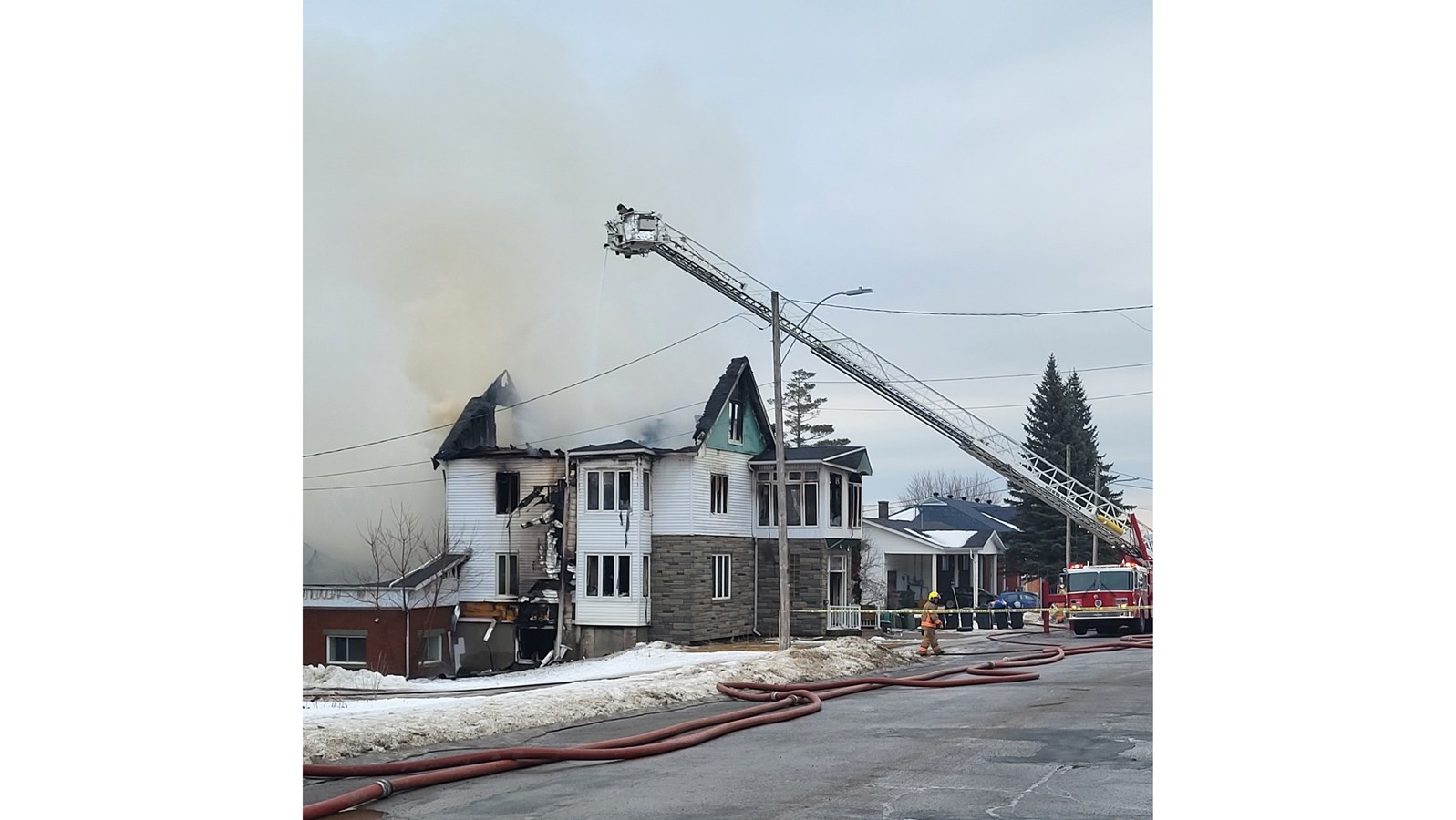 Un incendie détruit l’ancienne Résidence St-Barnabé à Val-des-Sources