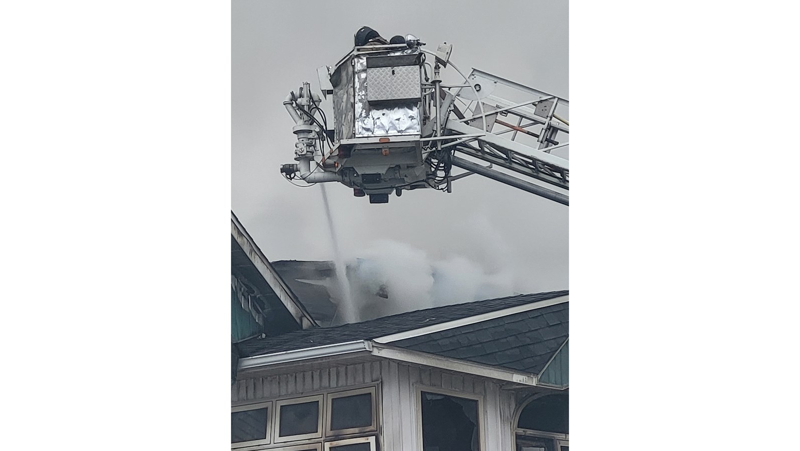 Un incendie détruit l’ancienne Résidence St-Barnabé à Val-des-Sources
