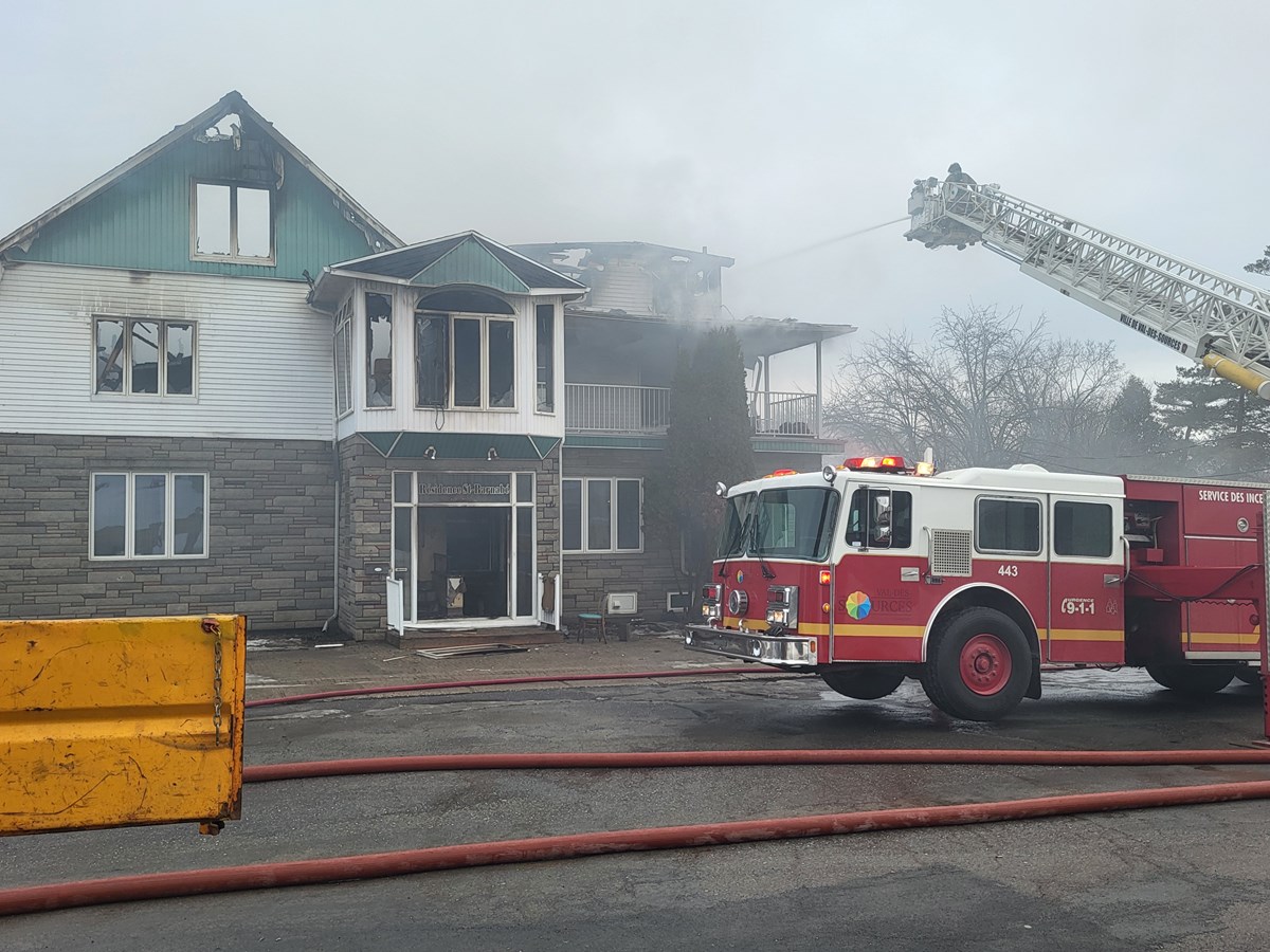 Un incendie détruit l’ancienne Résidence St-Barnabé à Val-des-Sources
