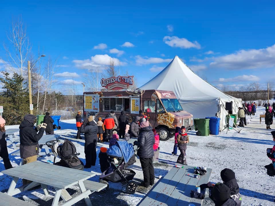Le foodtruck des Queues de castors a attiré bien des gens.