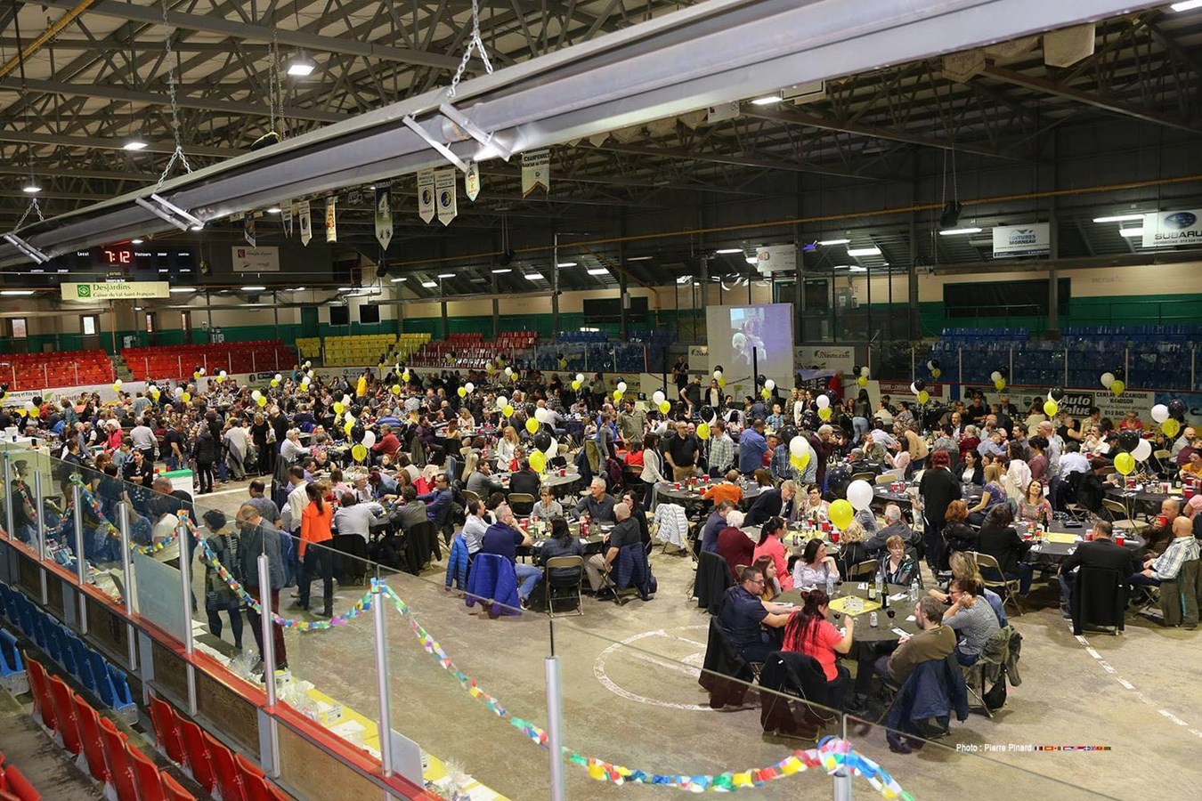 Le Centre Théo Vallières prépare son souper steak et frites