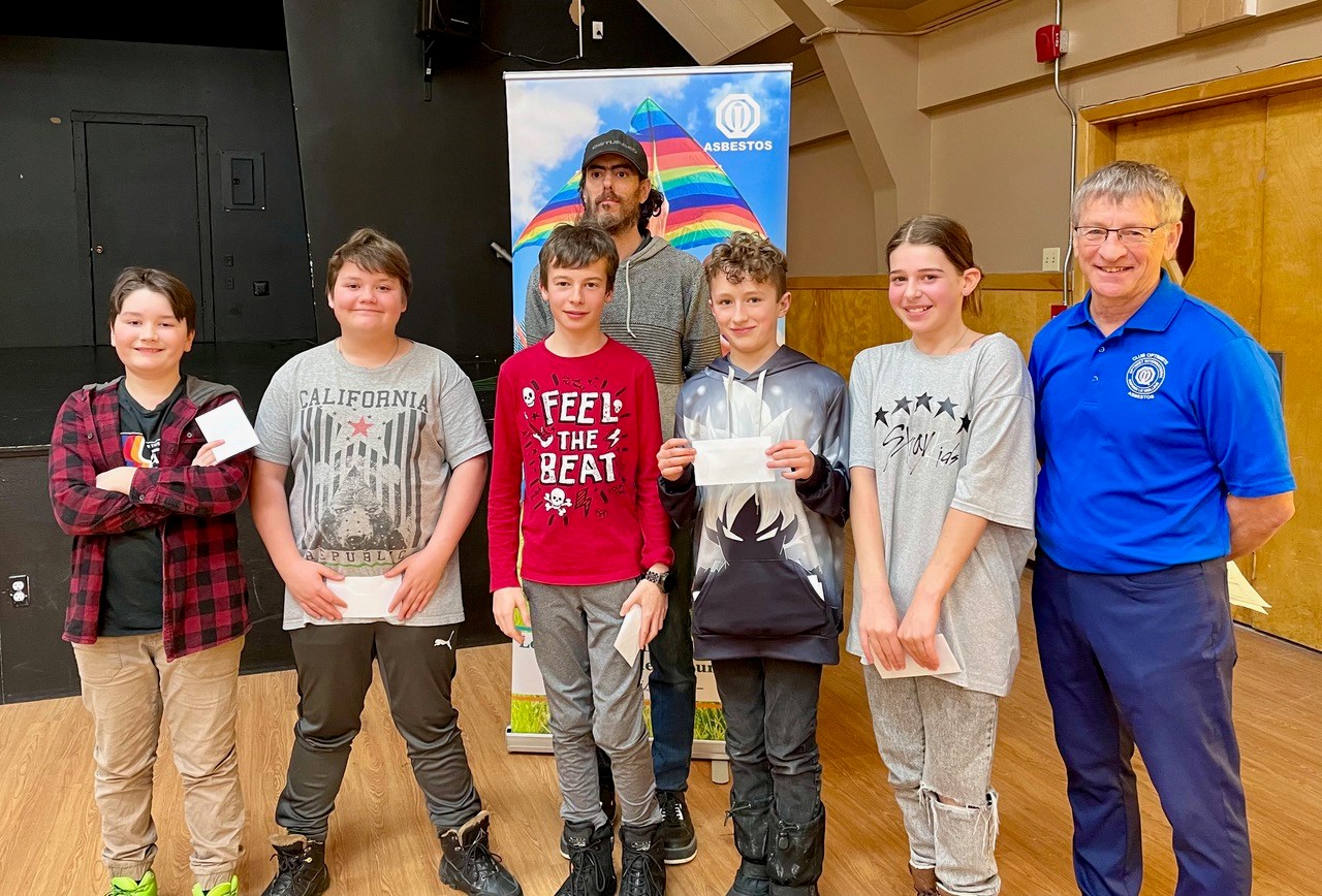 École Notre-Dame de L’Assomption (Les caramels mous), Hubert Lapointe, Willian Carrier, Olivier Bachand, notre président Jimmy Bouchard, Dérek Lépine, Léa-Rose Bachand et Jean Nadeau (responsable de l'activité).