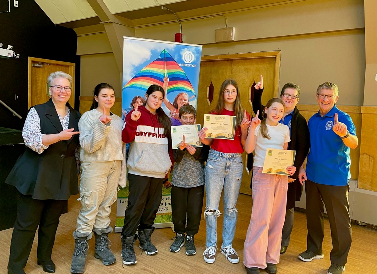 Christine Blouin (responsable sous-secteur), Clara Dubois, Annabelle Lacas, Liam Poulin, Charlie Bourque-Croteau, Alyssia Beaudoin, Chantale Lapointe-Galant et Jean Nadeau (responsable du concours). 