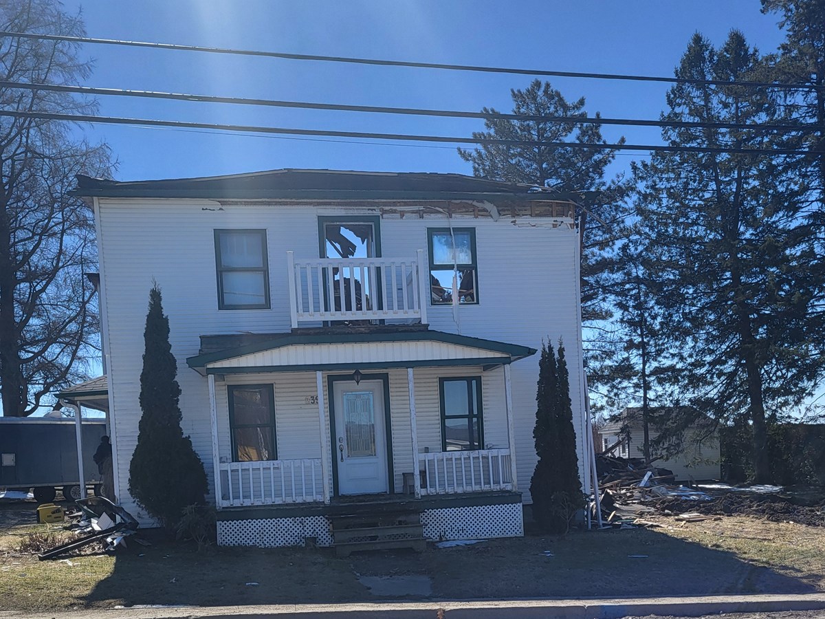 Une résidence détruite par les flammes à Wotton