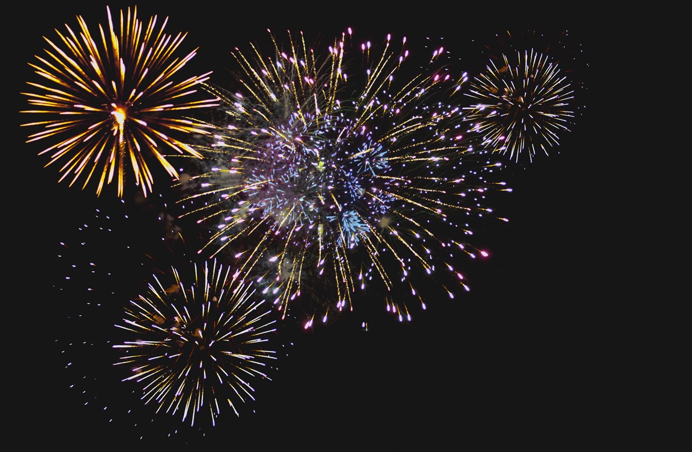 Chaque année au Canada, des milliers de personnes, des enfants et des adolescents pour la plupart, sont blessées en utilisant des feux d’artifice destinés au grand public.