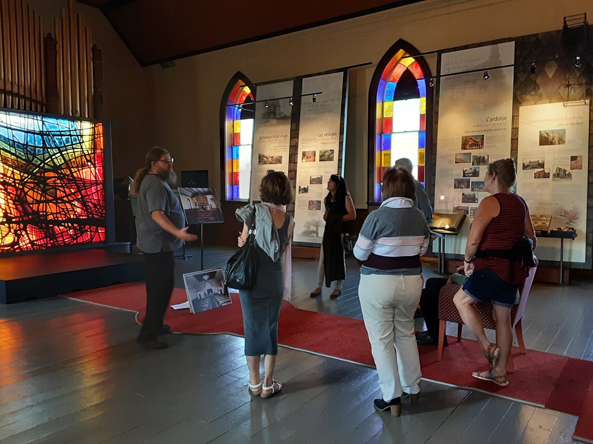 Le Musée a pour mission de mettre en valeur, étudier et contribuer à sauvegarder le patrimoine du territoire que l’on nomme Pays de l’ardoise.