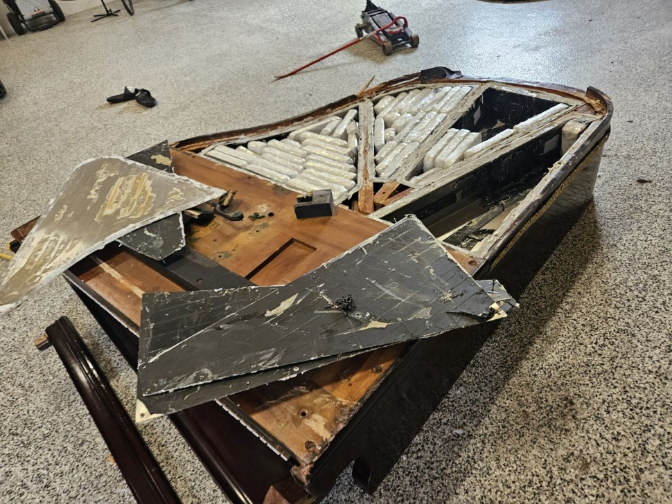 La cocaïne était dissimulée dans un piano à queue.