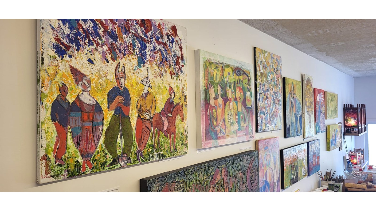 Le cœur du village de Saint-Adrien arbore une toute nouvelle galerie d’art visuel.