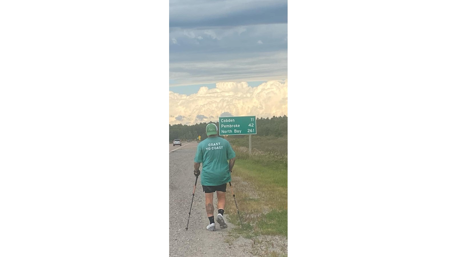 Son « marathon » a commencé le 5 avril. Il est parti de Saint-Jean (Terre-Neuve). Jusqu’à présent, M. Parent a parcouru 3072 kilomètres. Il se trouve actuellement en Ontario, près de North Bay.